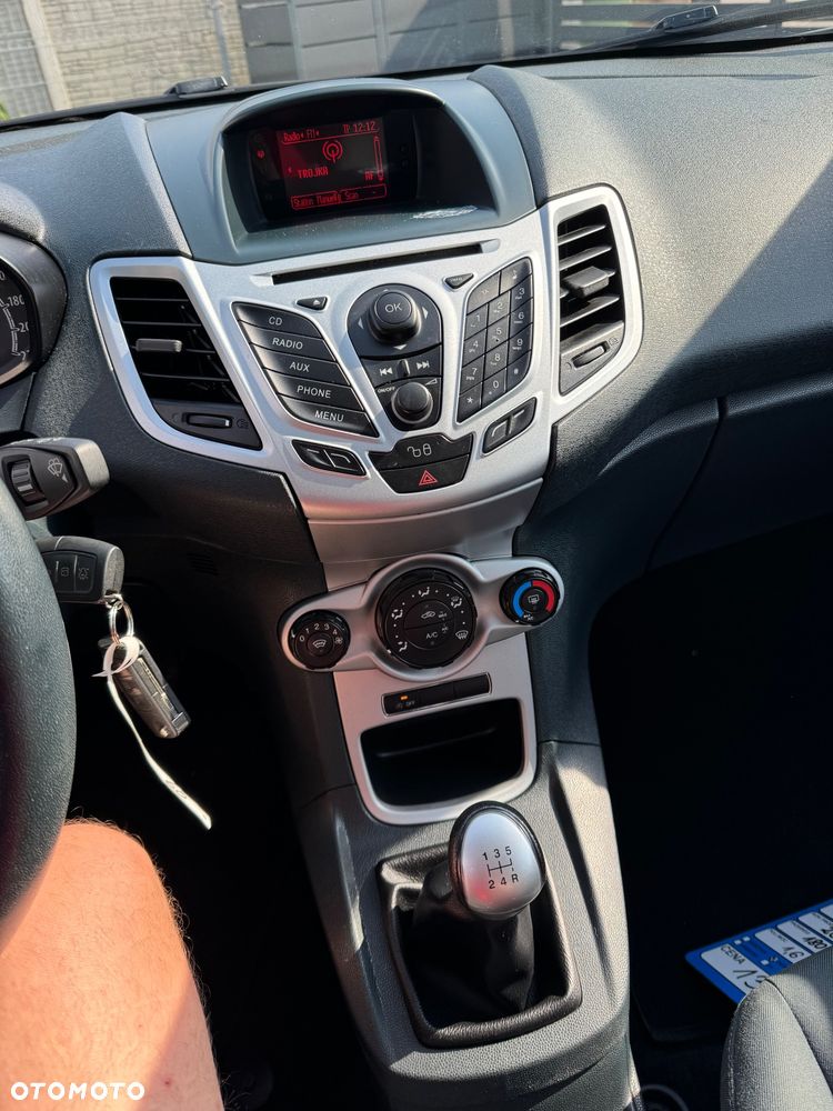 Ford Fiesta - 10