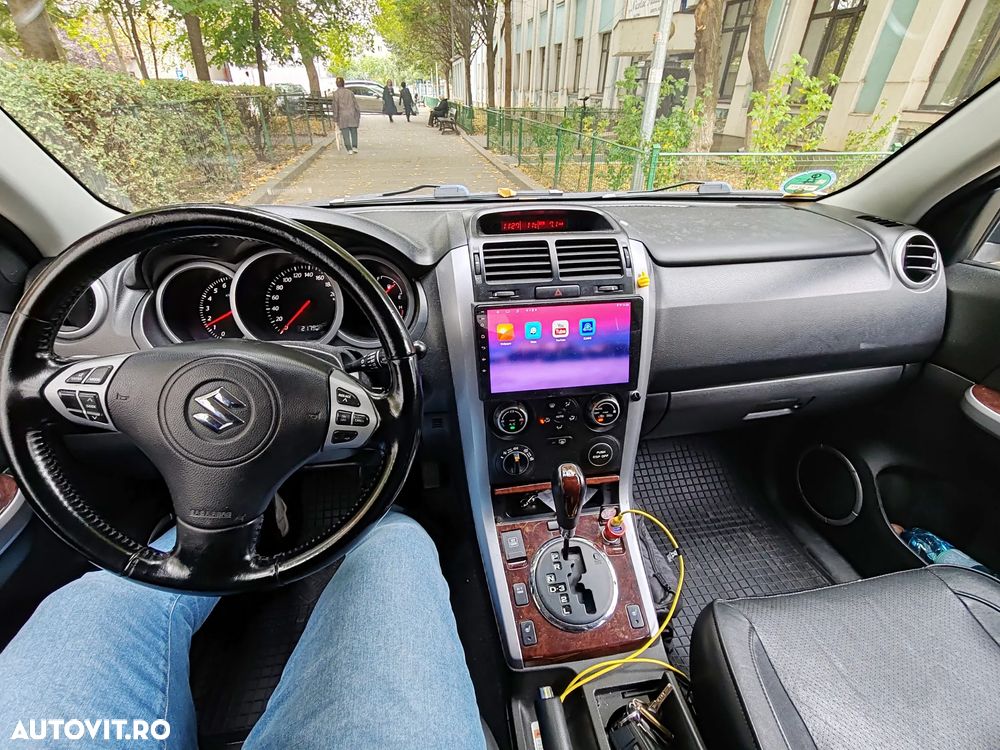 Suzuki Grand Vitara 2.0 Automatik Comfort + Family - 6