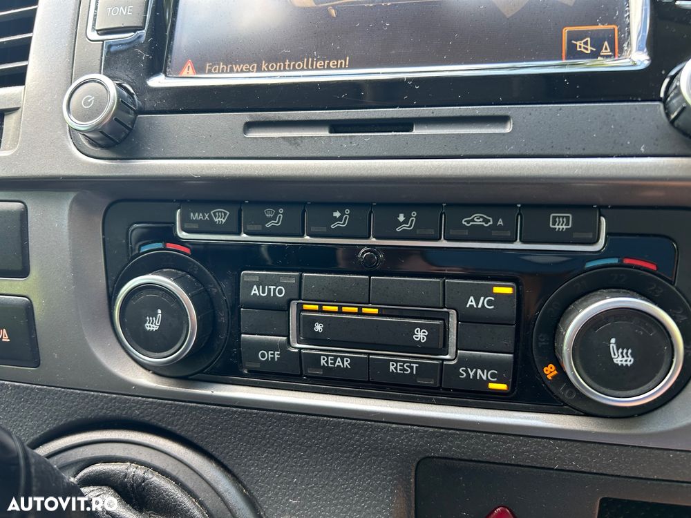 Volkswagen Caravelle - 14