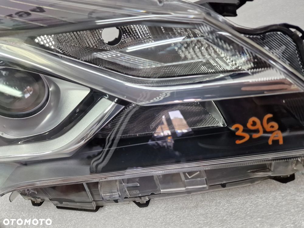 TOYOTA YARIS III 3 LIFT 17- PRAWA LAMPA PRZEDNIA PRZÓD SOCZEWKA , NR AUKCJI LA396 - 5