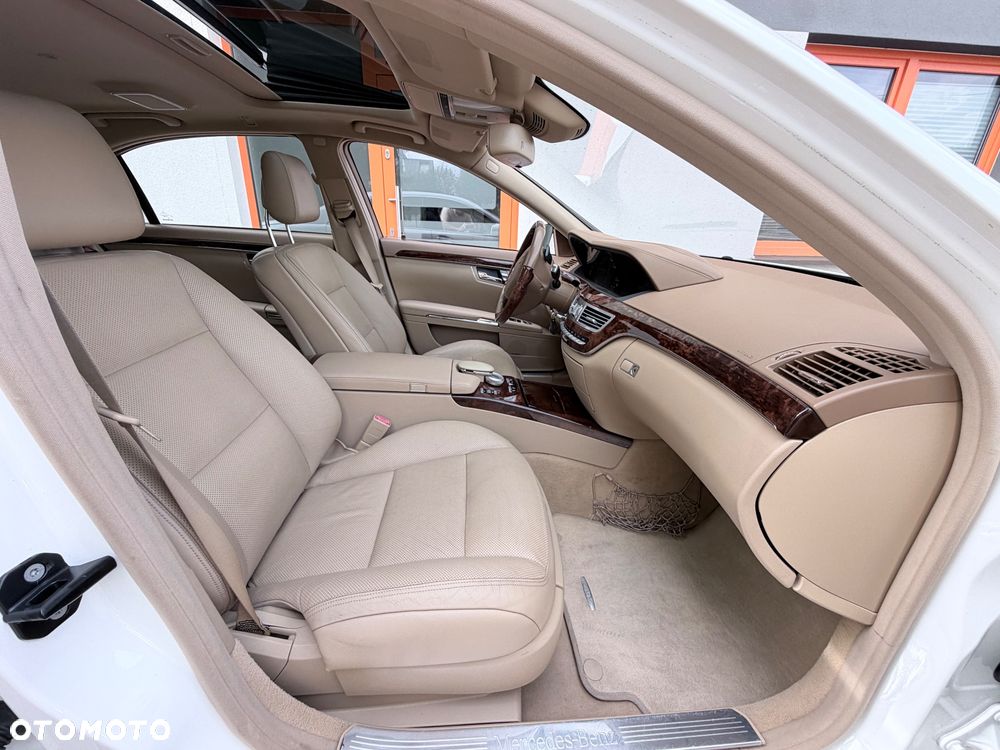 Mercedes-Benz Klasa S 500 4Matic 7G-TRONIC - 22