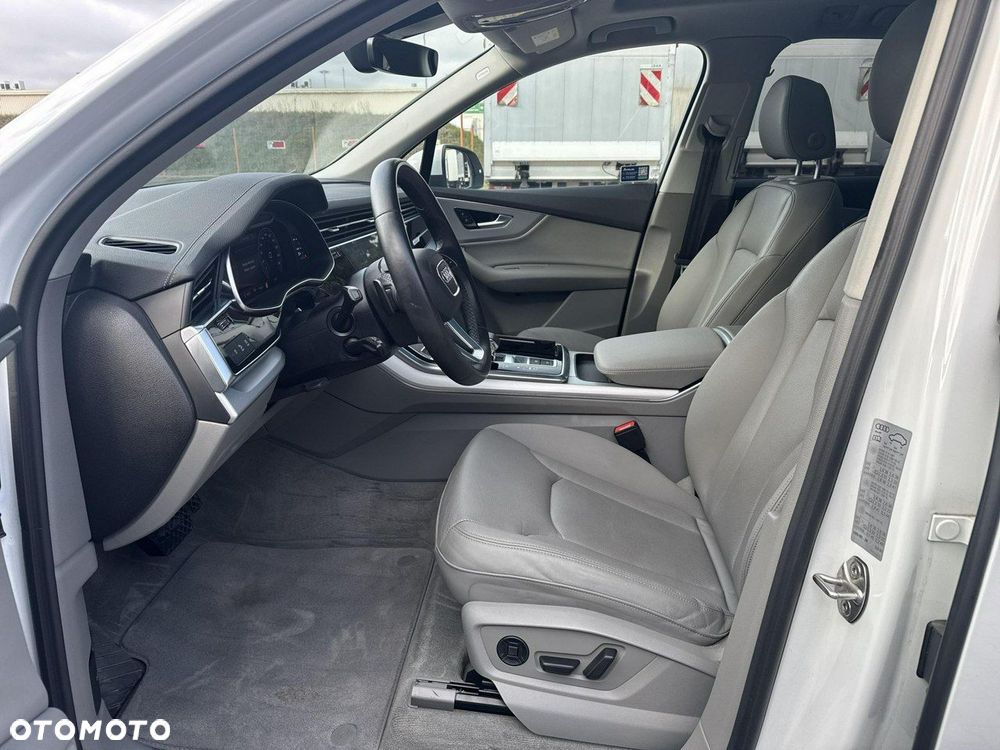 Audi Q7 - 11