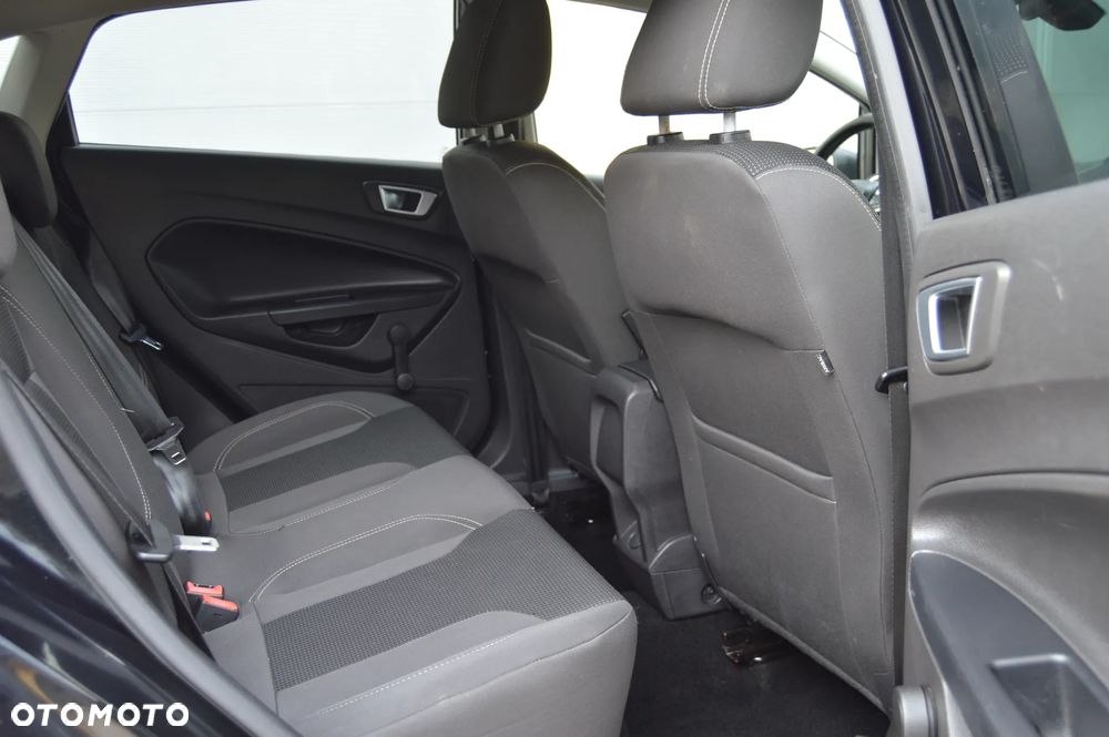Ford Fiesta - 24
