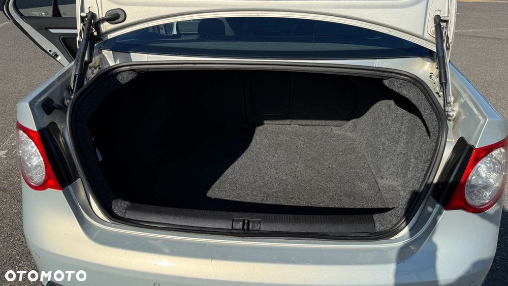 Volkswagen Jetta 1.4 TSI Trendline - 11