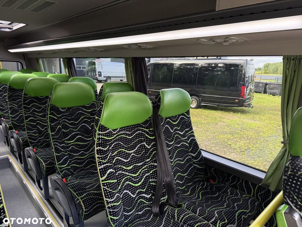 Mercedes-Benz Sprinter 519 - 19
