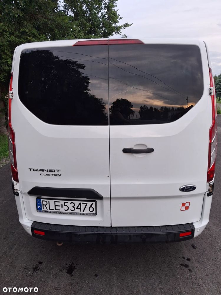 Ford Tourneo Custom - 5