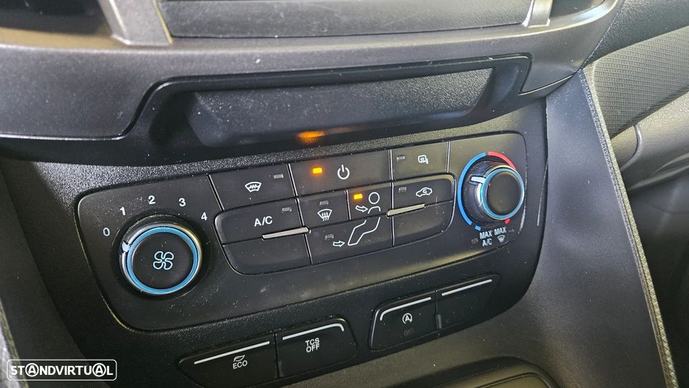 Ford Transit Connect Automática 3Lugares - 24