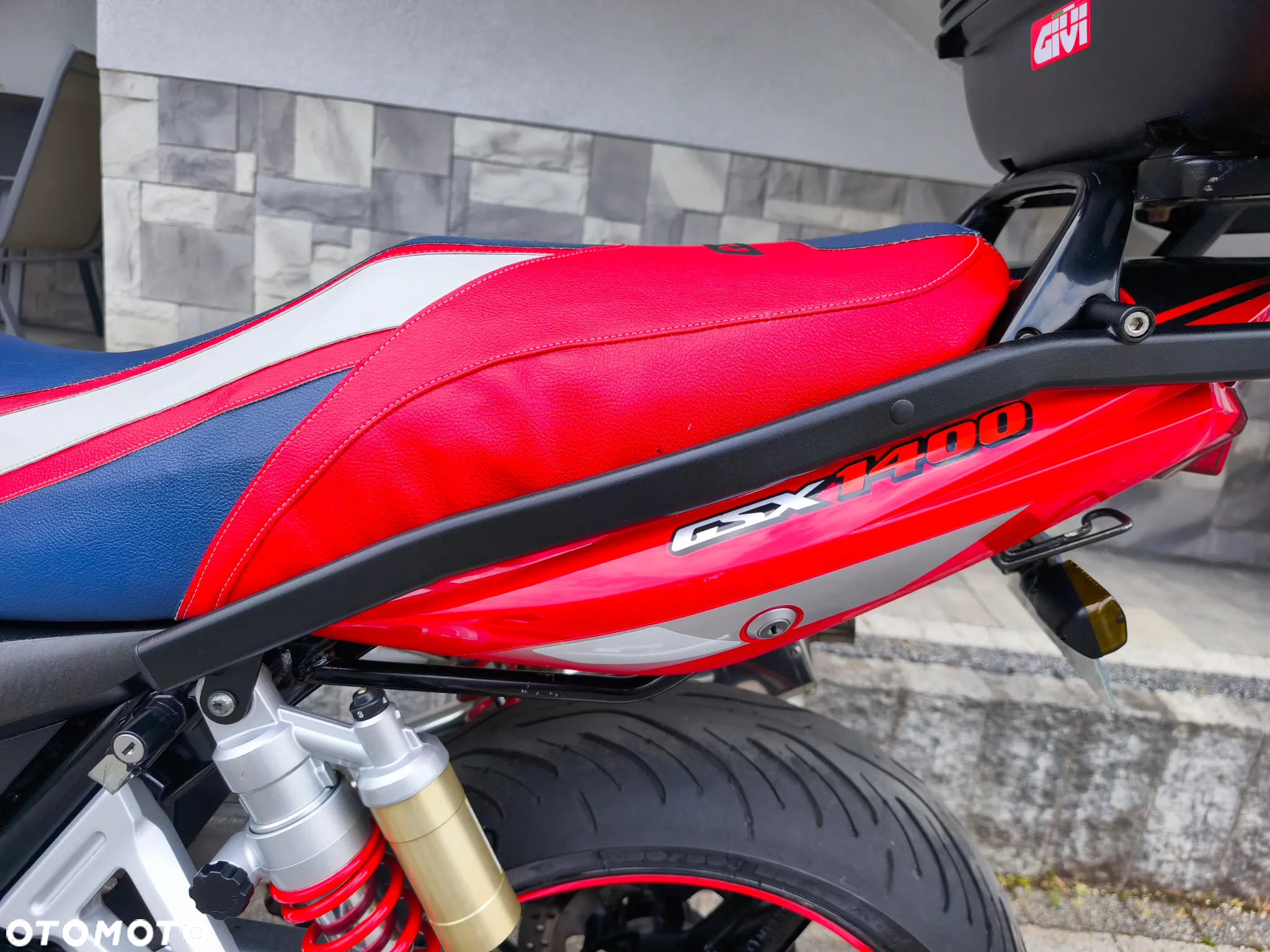Suzuki GSX - 8