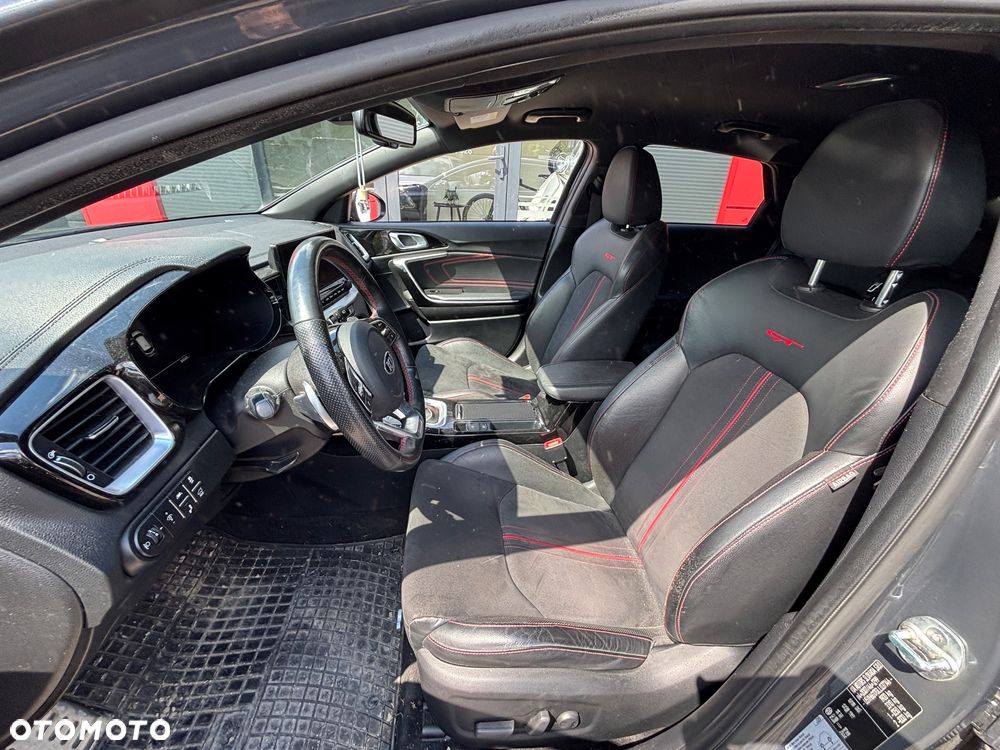 Kia ProCeed 1.6 T-GDI GT DCT - 9