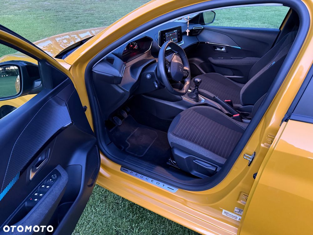 Peugeot 208 - 5