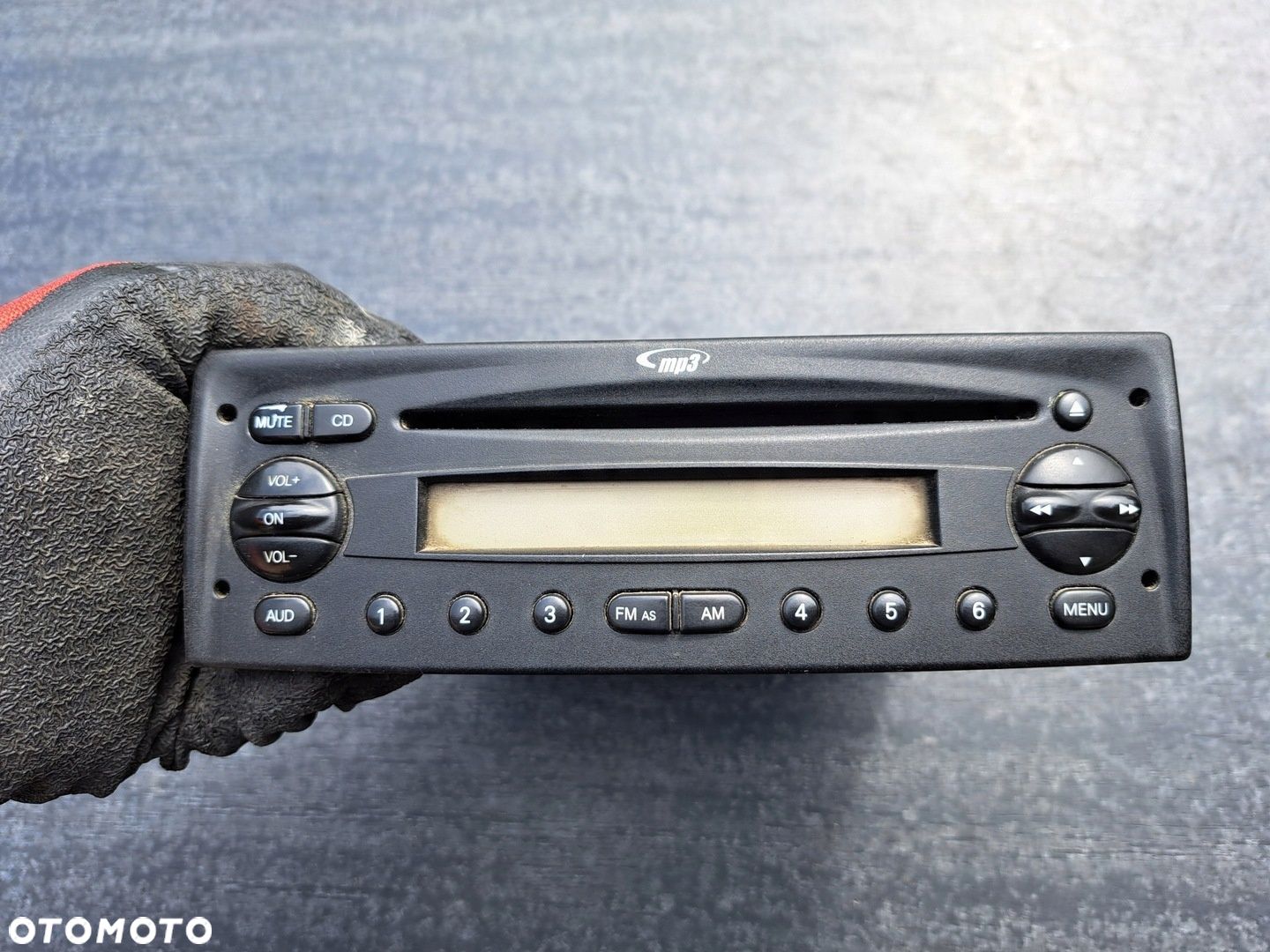 IVECO DAILY IV 06-12 RADIO ORYGINALNE 7607005082 - 1