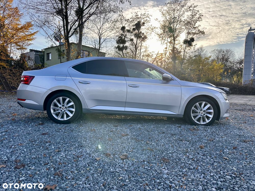 Skoda Superb 2.0 TDI Style DSG - 5