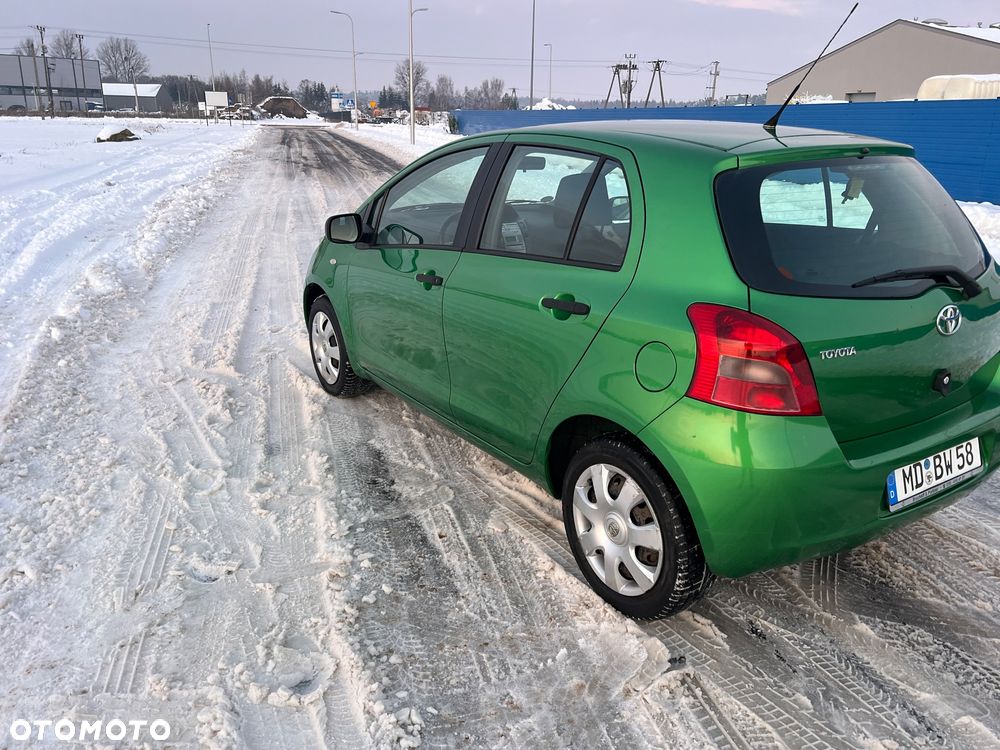 Toyota Yaris - 16