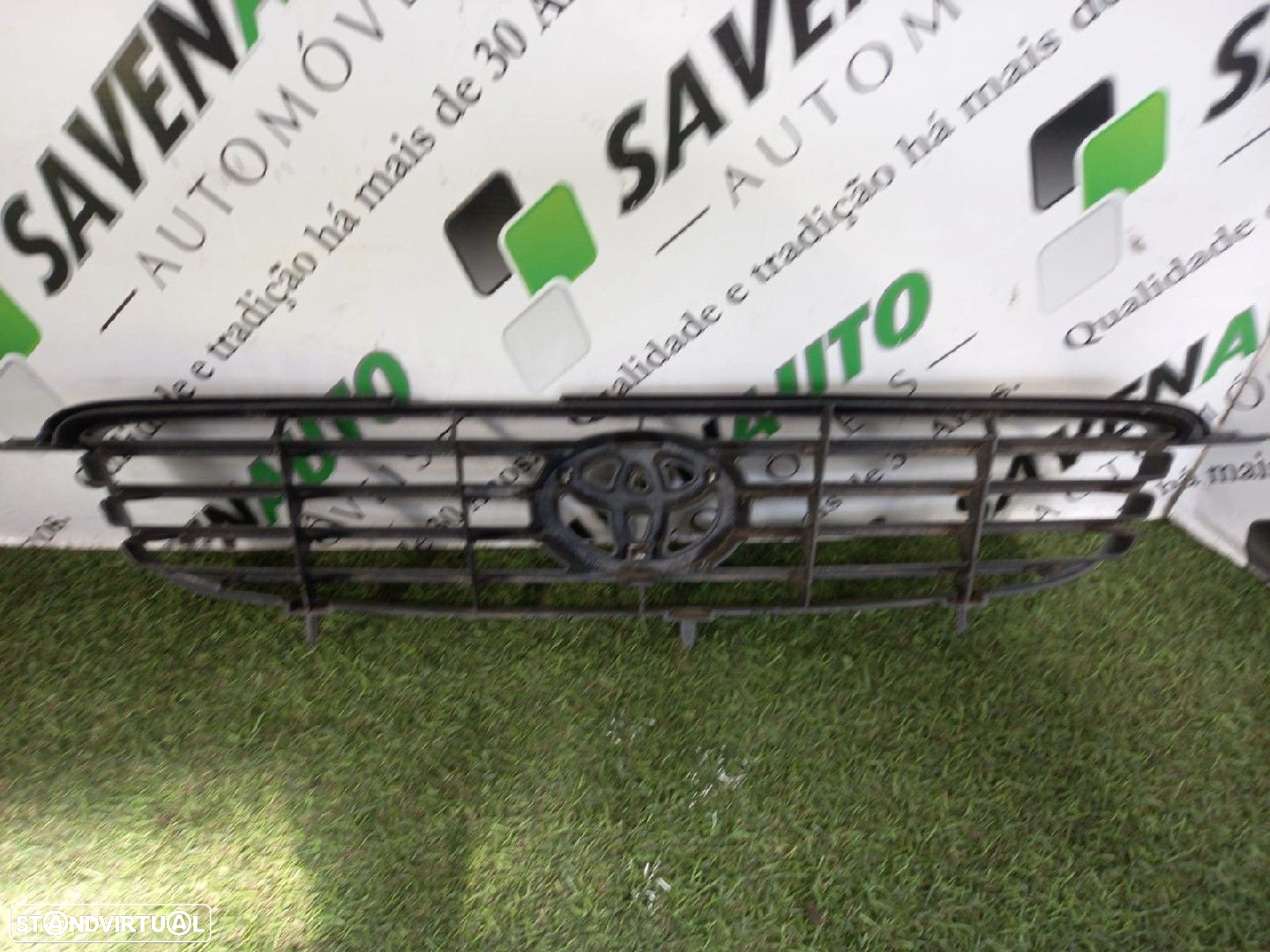 Grelha Frente / Frontal Toyota Corolla (_E11_) - 2