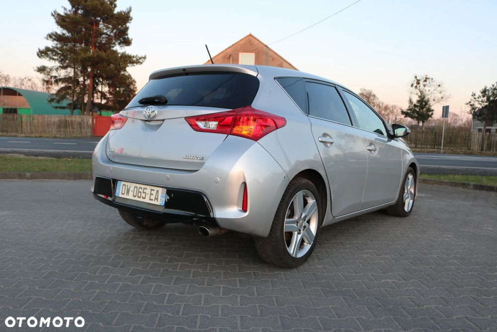 Toyota Auris 2.0 D-4D Prestige - 8