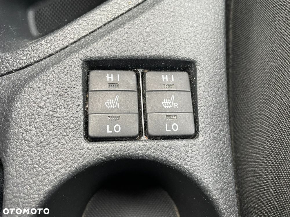 Toyota Auris 1.8 HSD Luna - 21
