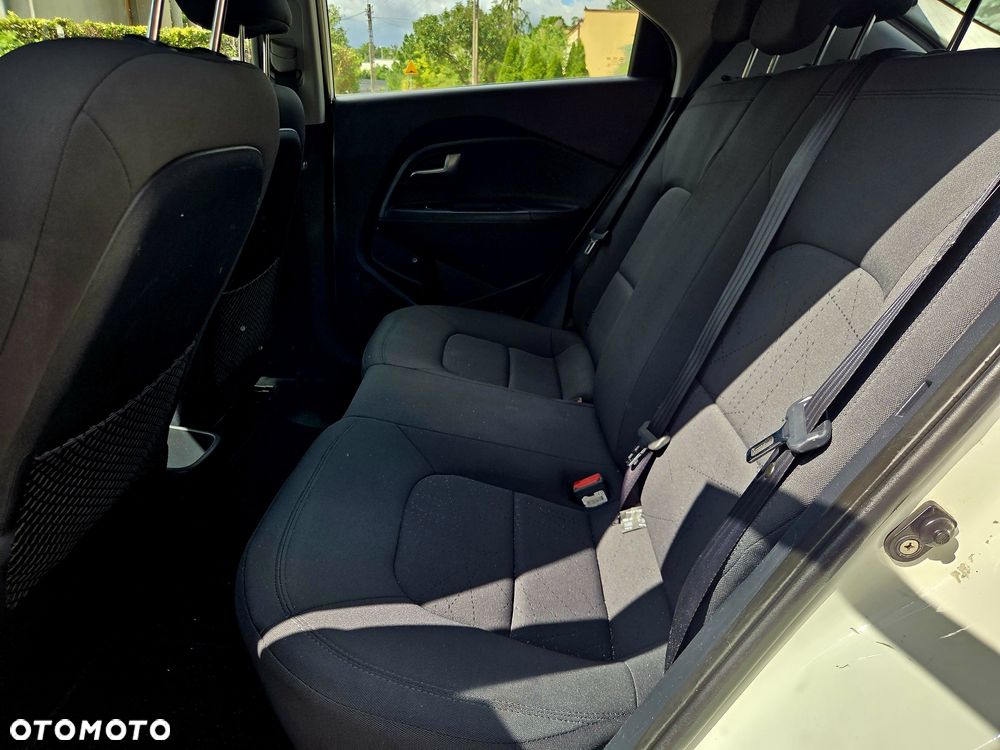 Kia Rio - 8