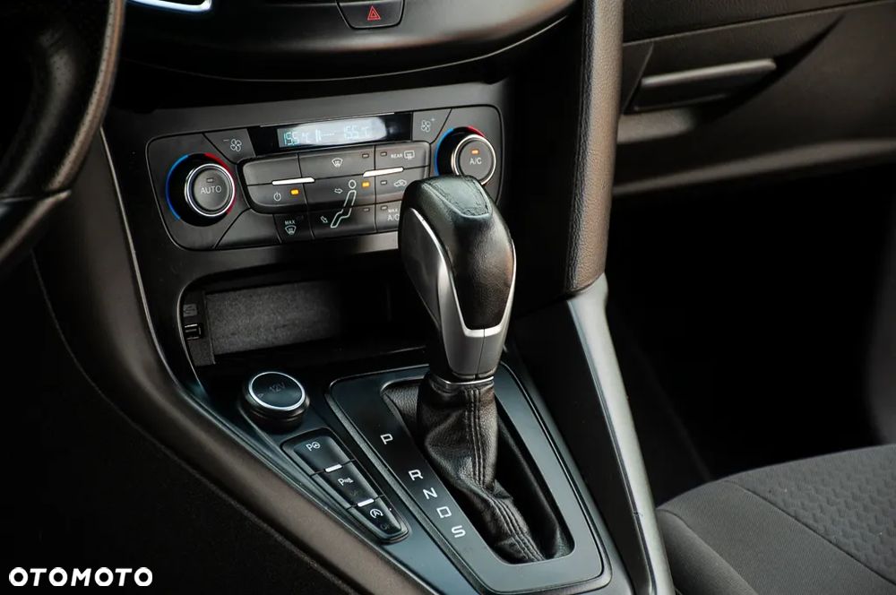 Ford Focus 1.5 EcoBlue Start-Stopp-System ST-LINE STYLE - 34