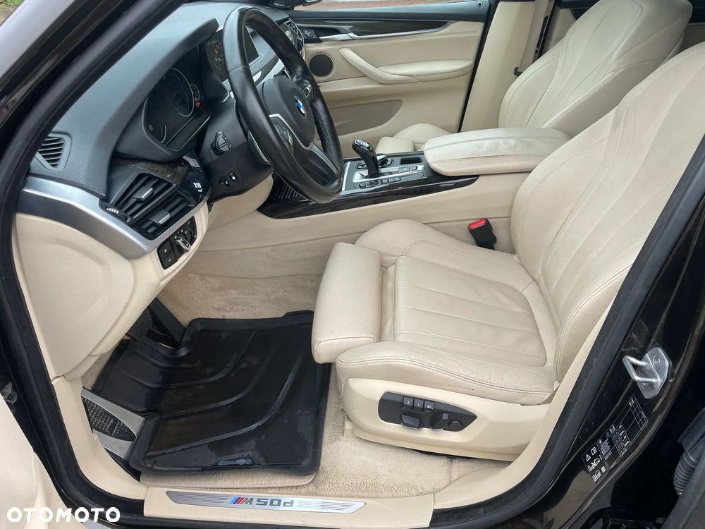 BMW X5 M M50d Sport-Aut - 2