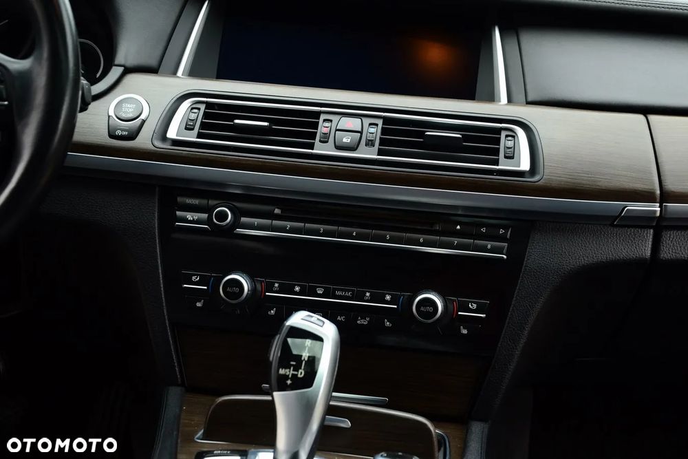 BMW Seria 7 750Ld xDrive - 32