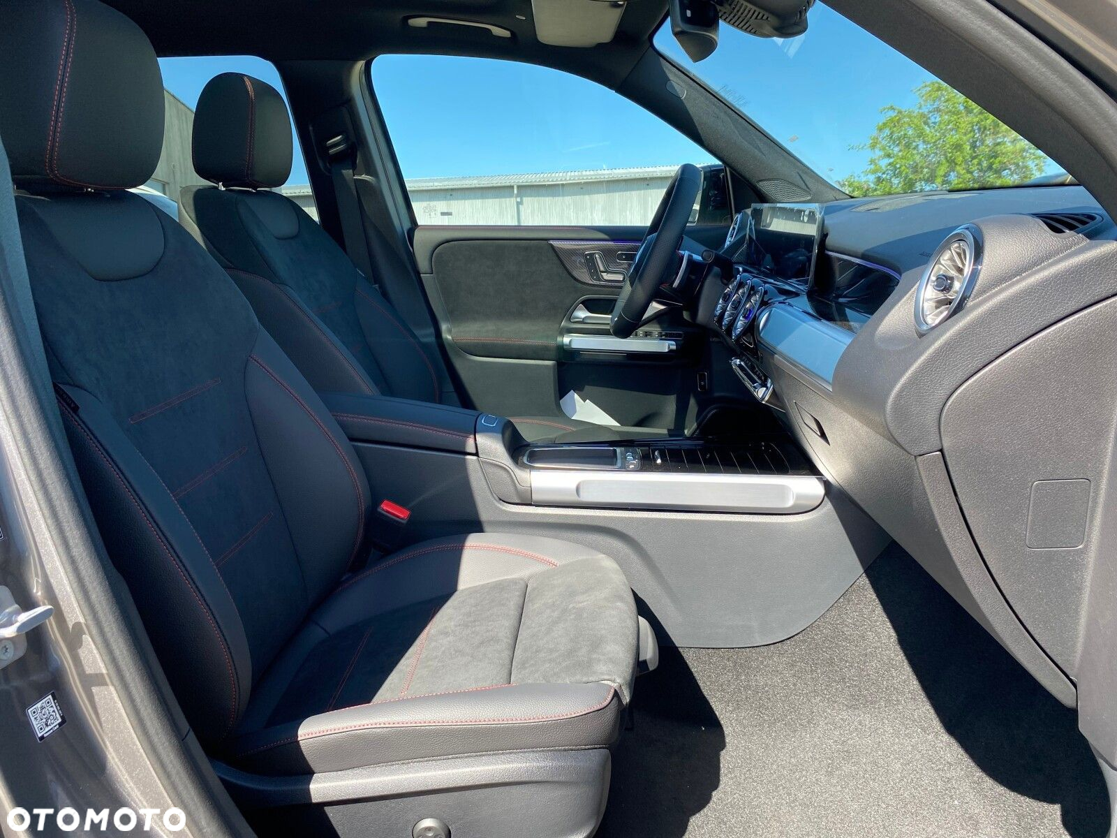 Mercedes-Benz GLB - 24