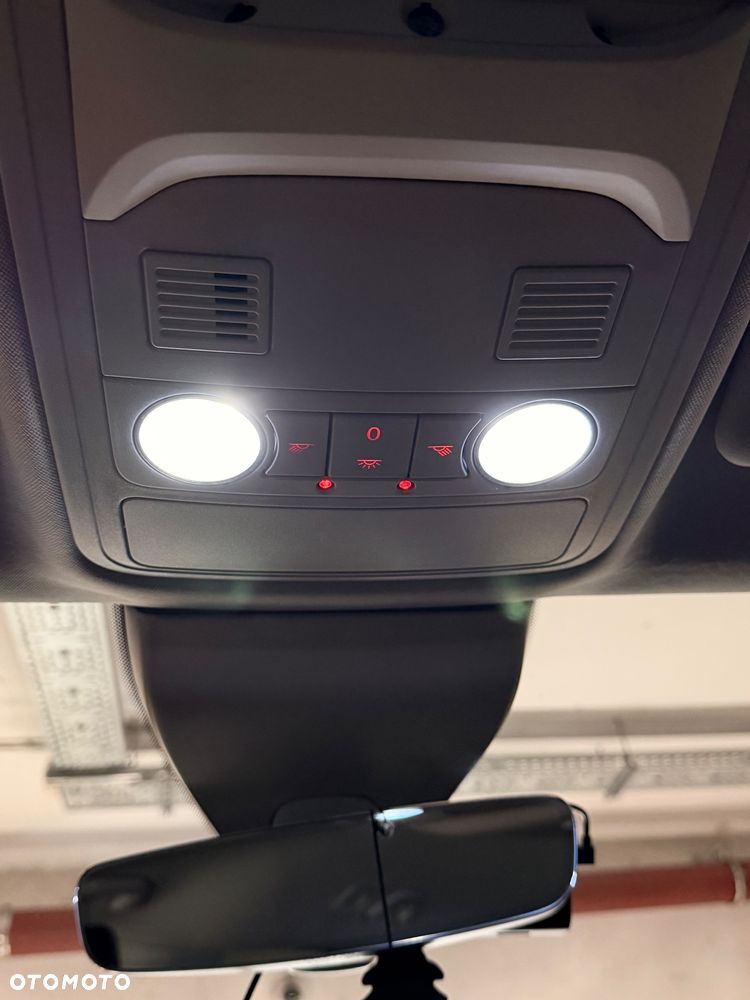 Volkswagen Sharan 2.0 TDI BMT Highline - 23