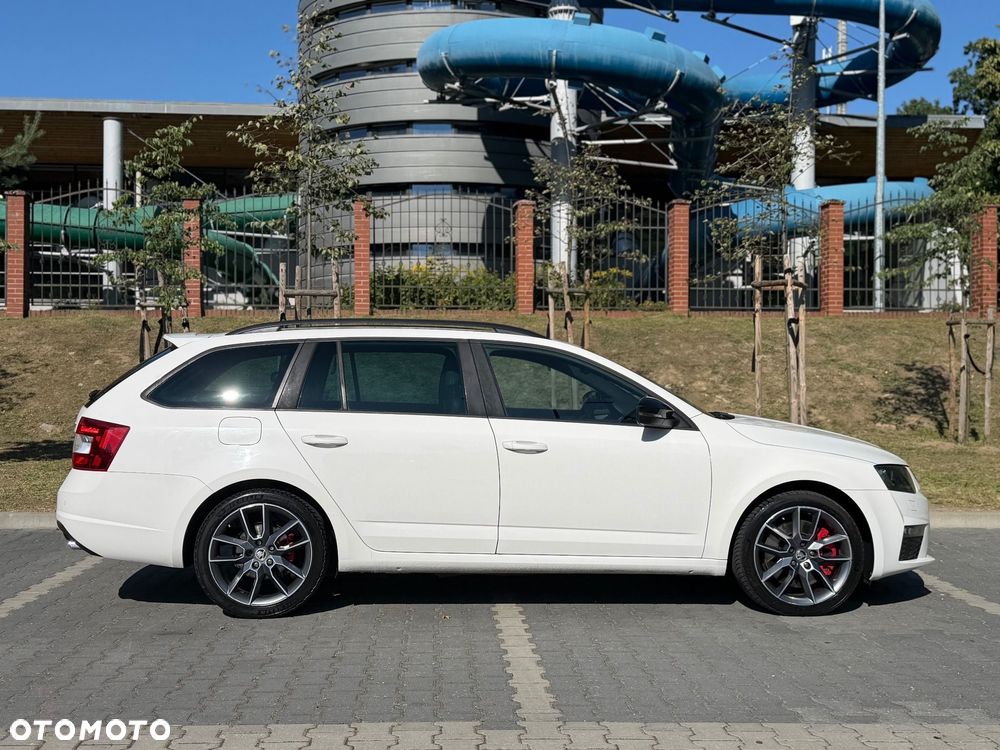 Skoda Octavia 2.0 TDI DSG RS - 9