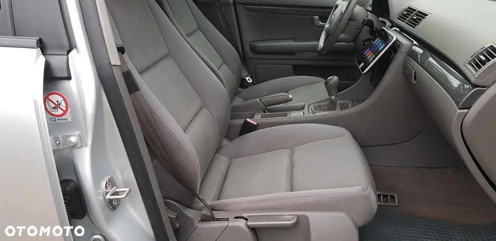 Audi A4 Limousine 1.6 - 9