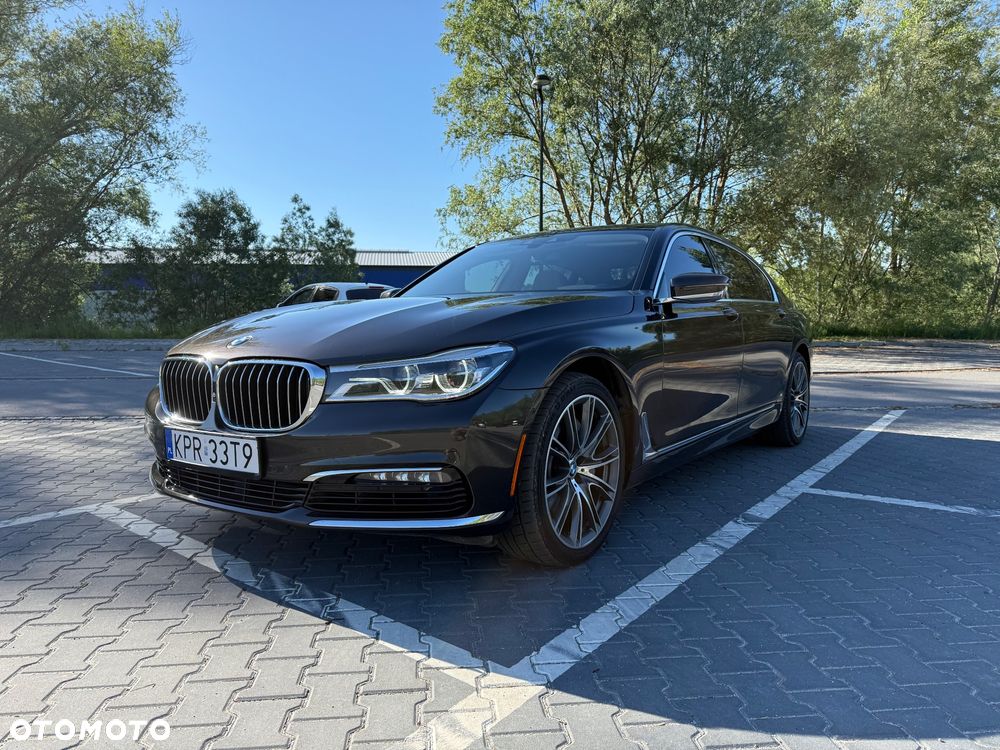 BMW Seria 7 750i xDrive Edition Exclusive - 2