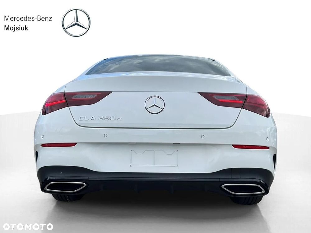 Mercedes-Benz CLA - 4