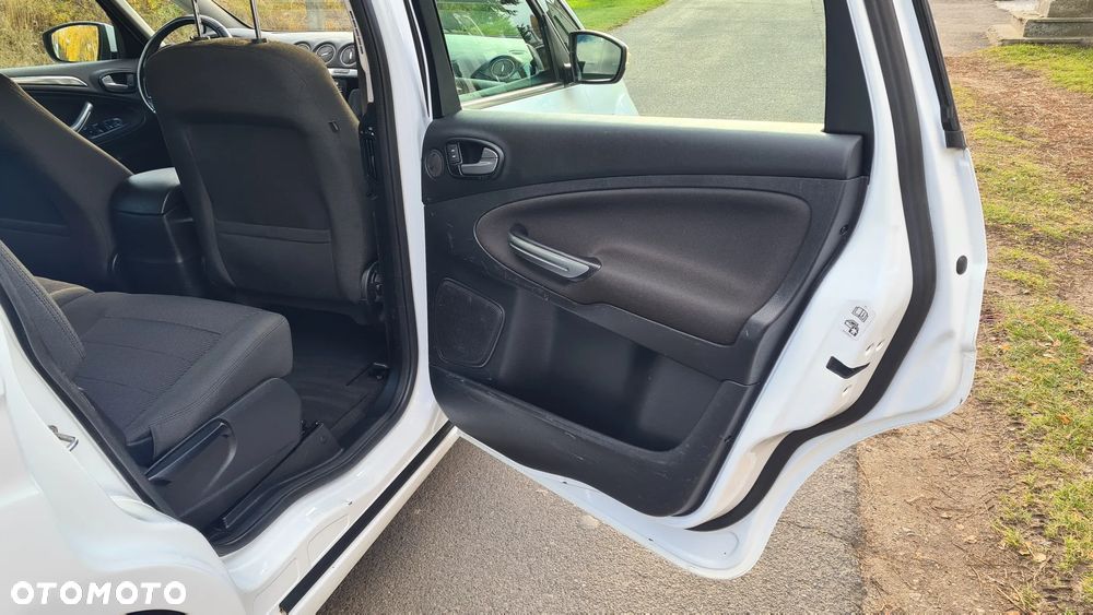 Ford S-Max 2.2 TDCi DPF Titanium - 13