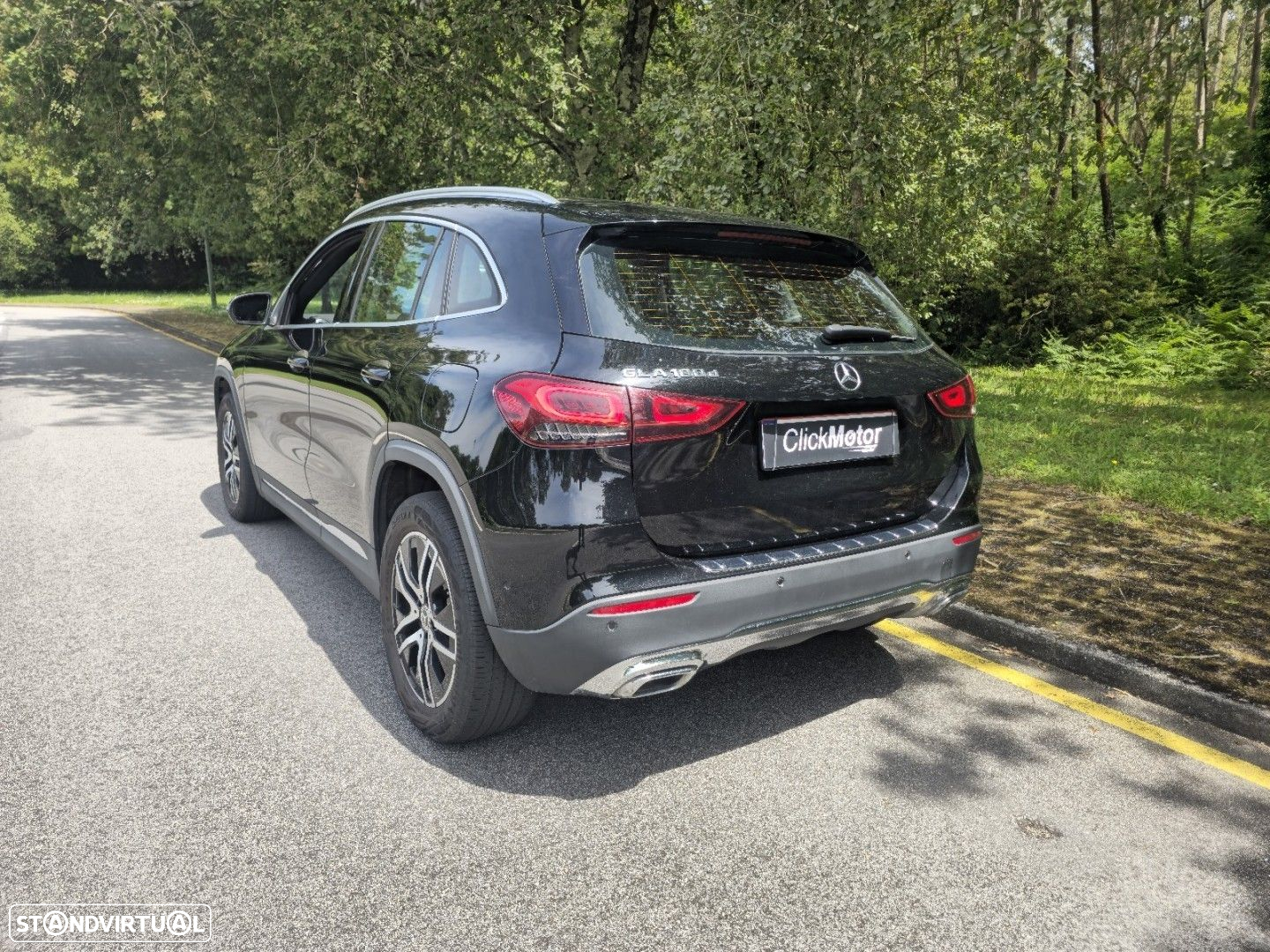Mercedes-Benz GLA 180 d 8G-DCT - 32
