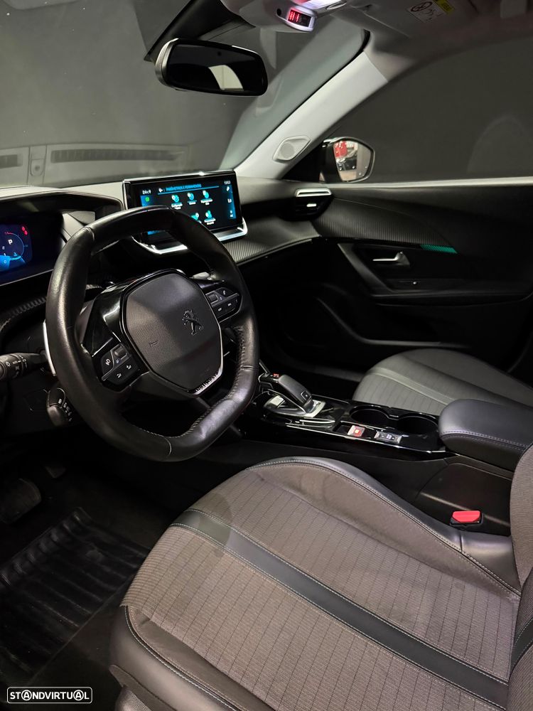 Peugeot 2008 PureTech 130 EAT8 Allure - 8