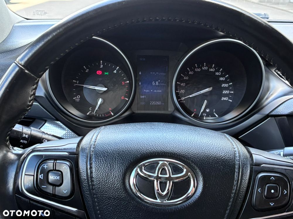 Toyota Avensis 2.0 D-4D Premium - 12