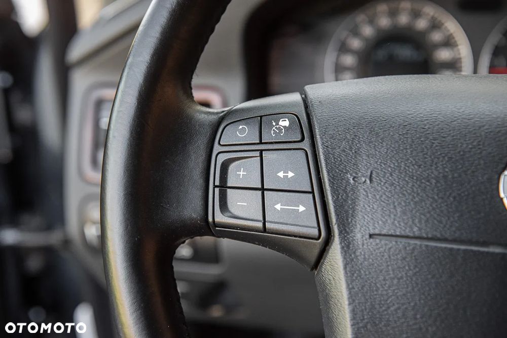 Volvo XC 70 - 24