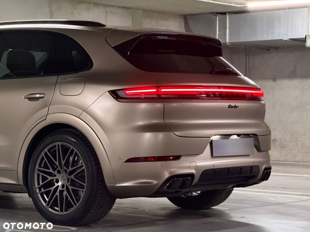 Porsche Cayenne Turbo E-Hybrid PHEV - 1