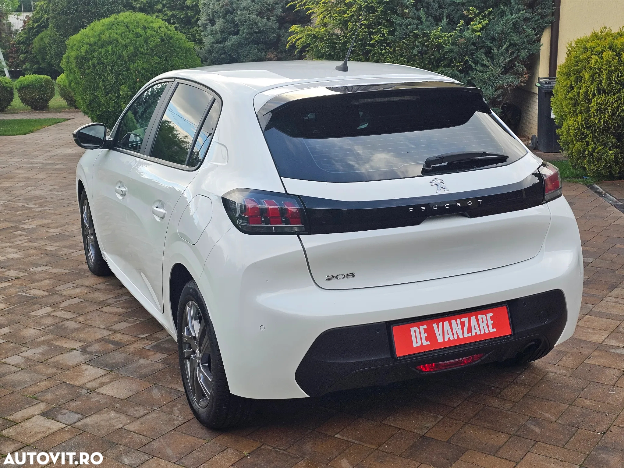 Peugeot 208 1.5 BlueHDi STT Allure - 4