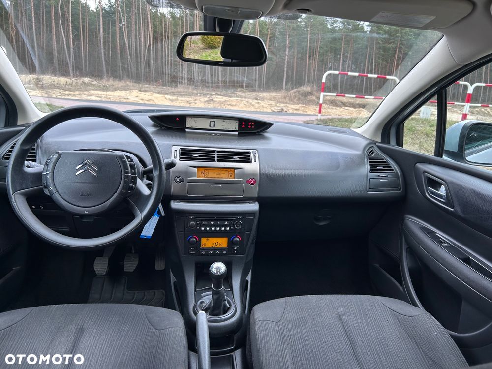 Citroën C4 VTi 120 90 Jahre - 8