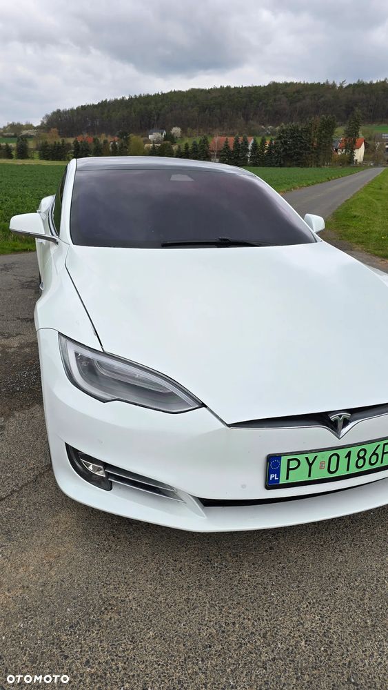 Tesla Model S - 9