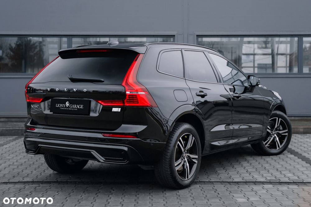 Volvo XC 60 T8 Plug-In Hybrid AWD Ultimate Dark - 4