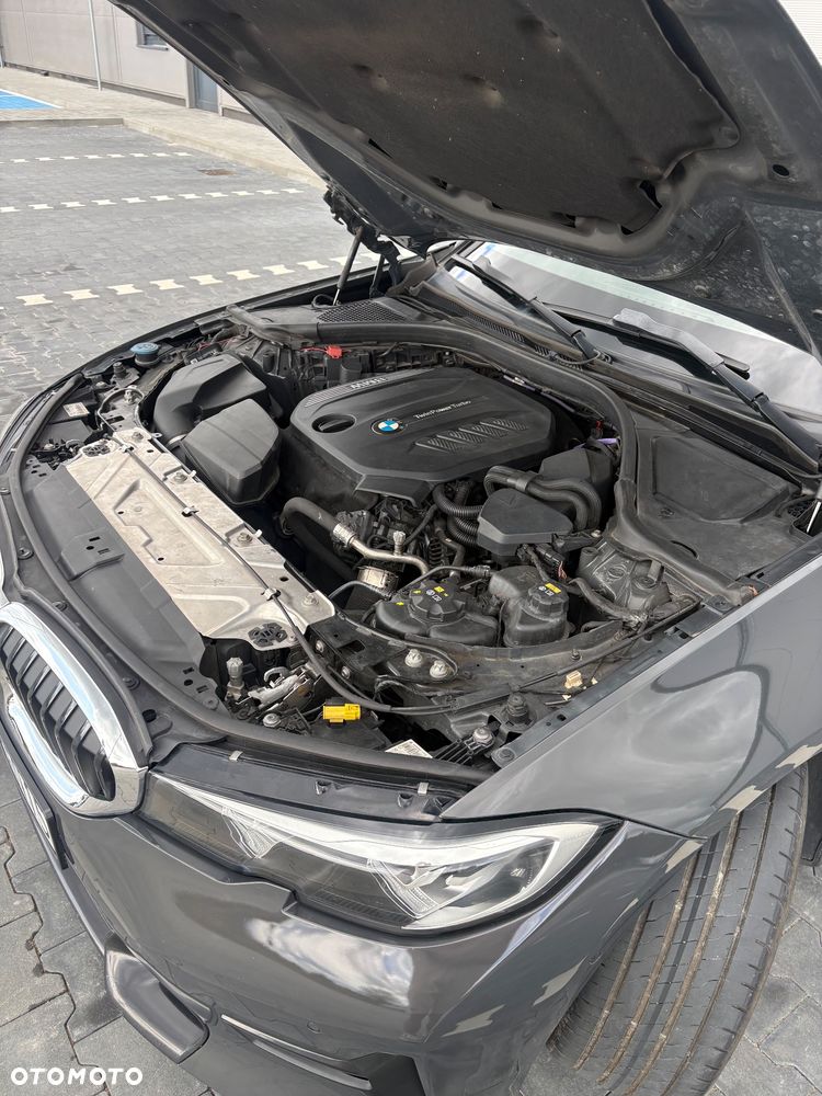 BMW Seria 3 320d Sport Line - 30