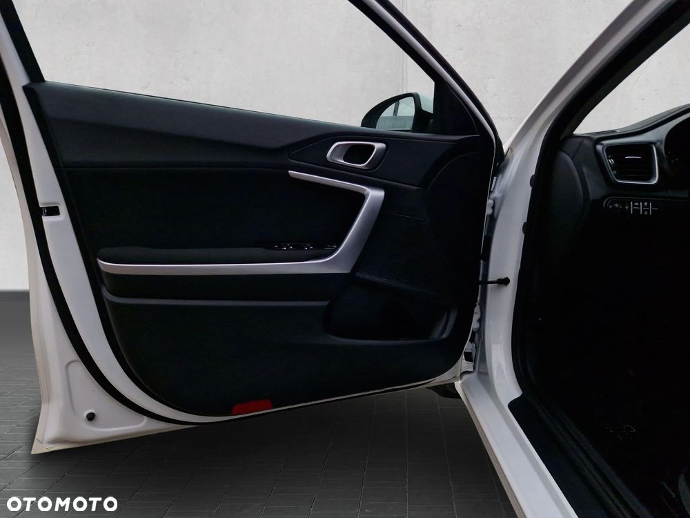 Kia Ceed 1.5 T-GDI M DCT - 9