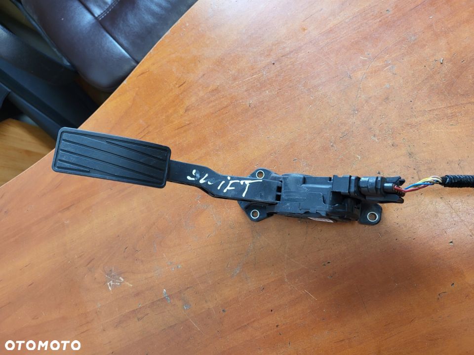PEDAŁ GAZU POTENCJOMETR SUZUKI SWIFT 49400-68L50 - 2