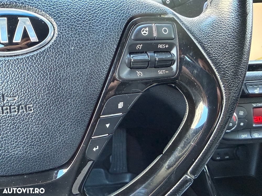 Kia Ceed 1.6 CRDi 128 Platinum Edition - 14