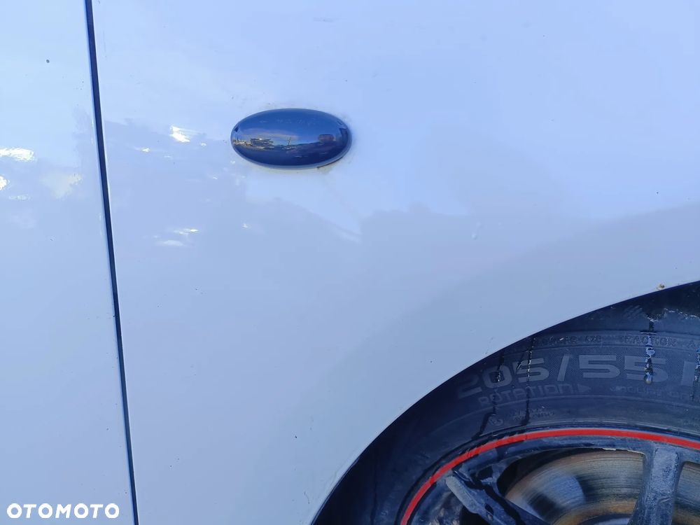 MAZDA 3 I BK 03-06 2005 r. SPORT błotnik prawy przód PP * - 3