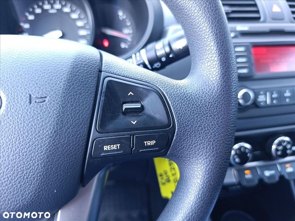 Kia Rio 1.2 M - 24