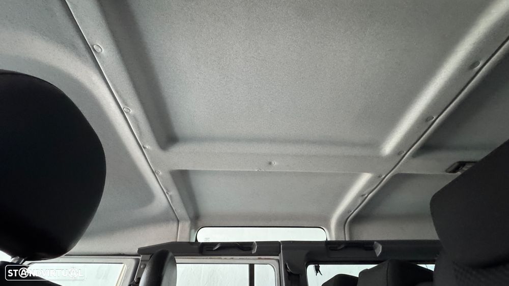 Land Rover Defender 110 DPF E - 34