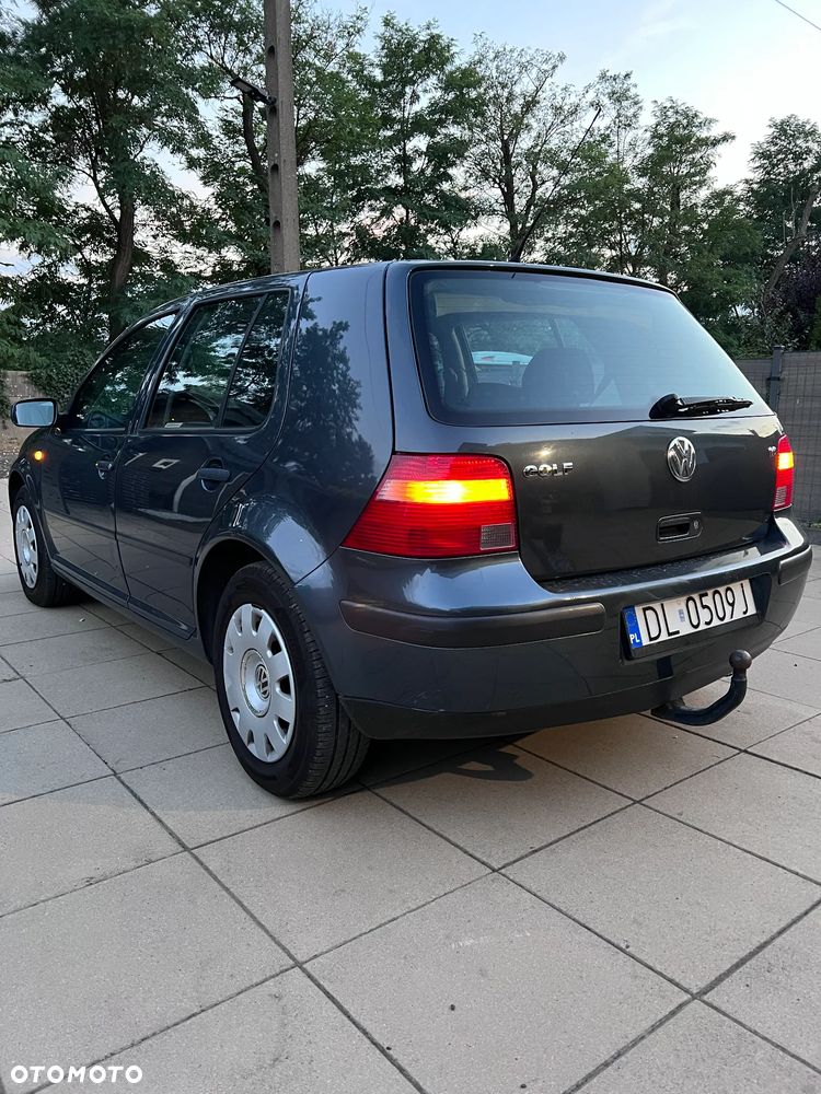 Volkswagen Golf - 3