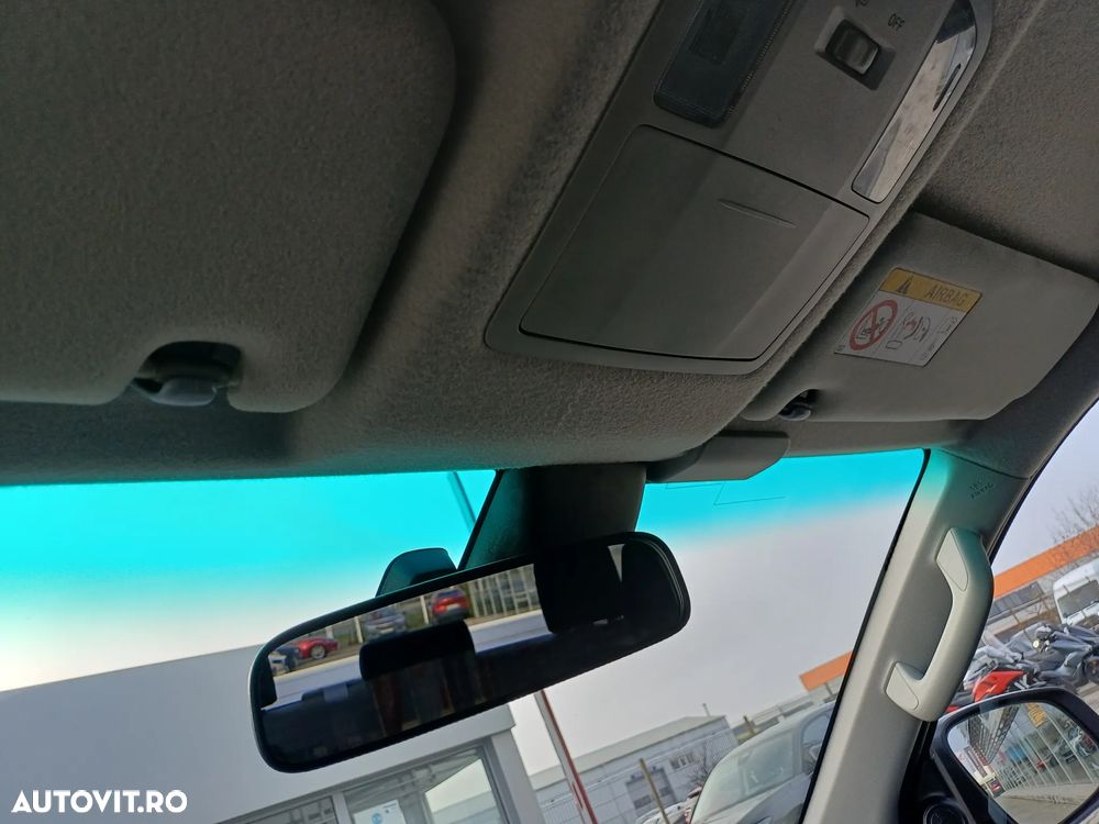 Toyota Hilux 4x4 Double Cab A/T Invincible - 22