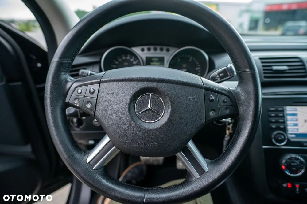 Mercedes-Benz Klasa R 320 CDI L 4-Matic - 25